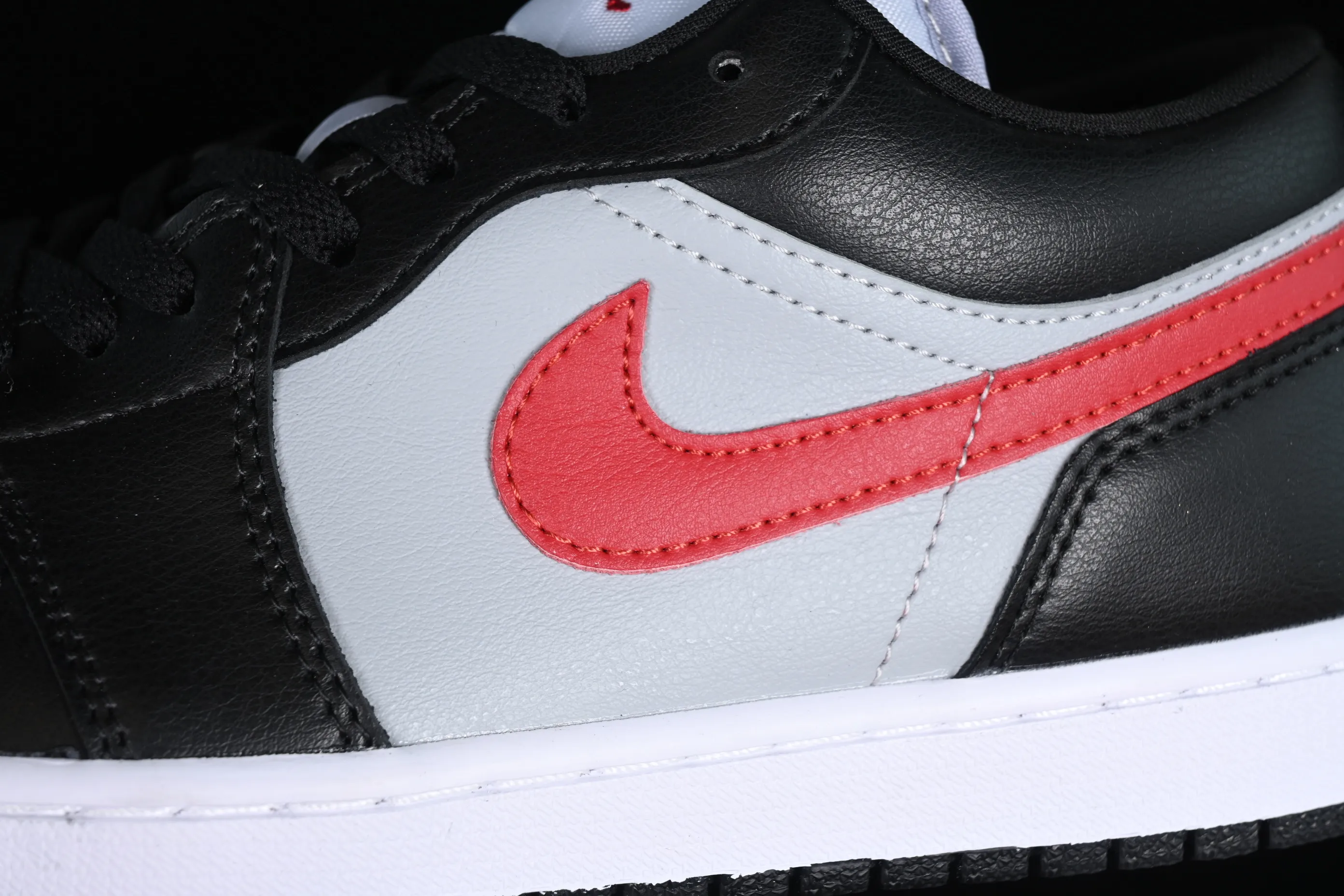 All categories Air Jordan Jordan series basketball shoes Air Jordan 1 Low Z version Air Jordan 1 Low AJ1 Joe 1 black gray red hook low-top cultural basketball shoes DC0774-062